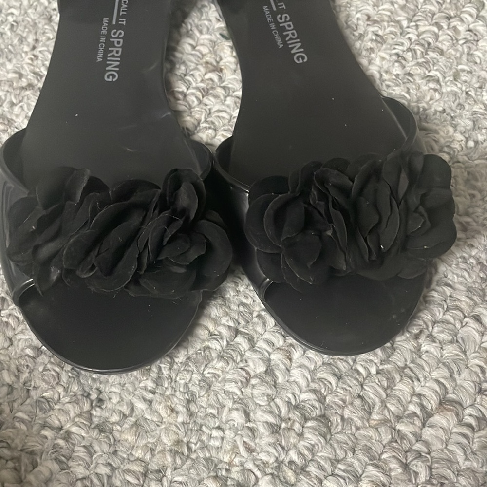 Flats - Picture 2 of 2
